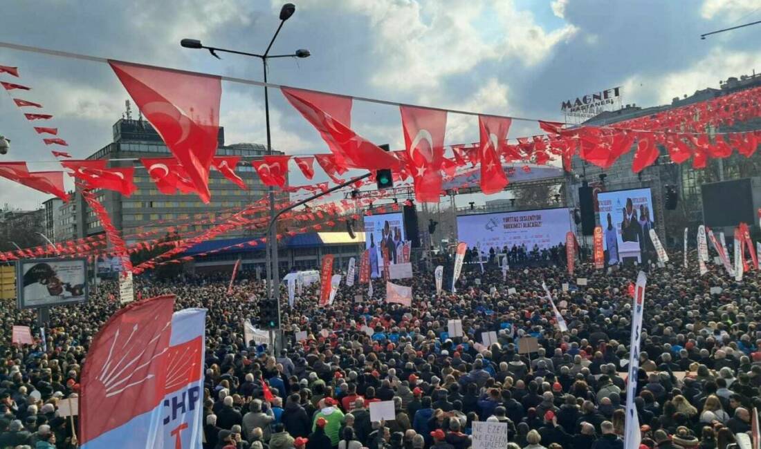 Ankara’da sendika ve sivil toplum kuruluşları tarafından düzenlenen asgari ücret