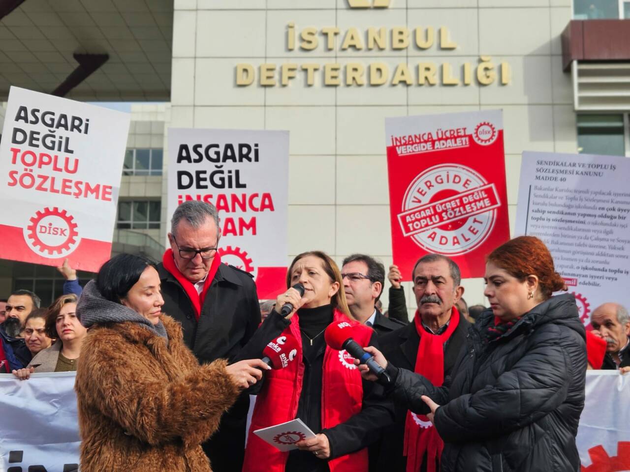 Türkiye’de ekonominin derinleşen krizi, dar gelirli vatandaşları daha da yoksullaştırmaya