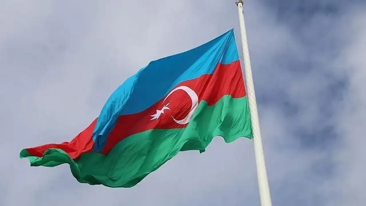 Azerbaycan, Kazakistan'ın Aktau kenti yakınlarında meydana gelen uçak kazasında hayatını