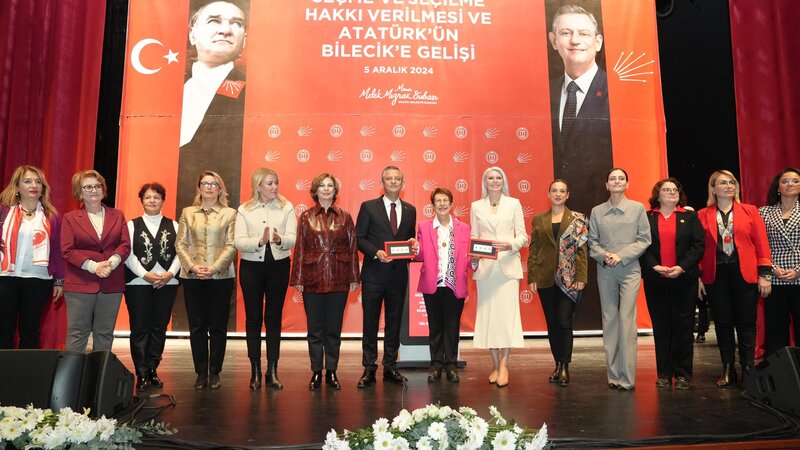 Cumhuriyet Halk Partisi (CHP) Genel Başkanı Özgür Özel, partilerinin kadınların