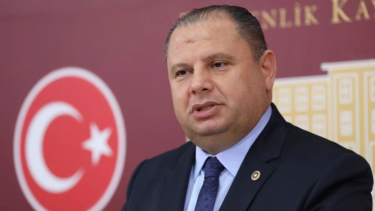 Öztürk, “Savunma sanayimizle göbek bağımızı kendimiz kesiyor, dünya liderliğine doğru