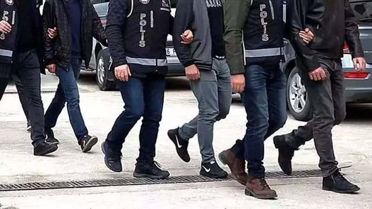 İzmir Cumhuriyet Başsavcılığı'nın koordinasyonunda, İzmir, Mersin, Adana ve Manisa illerinde