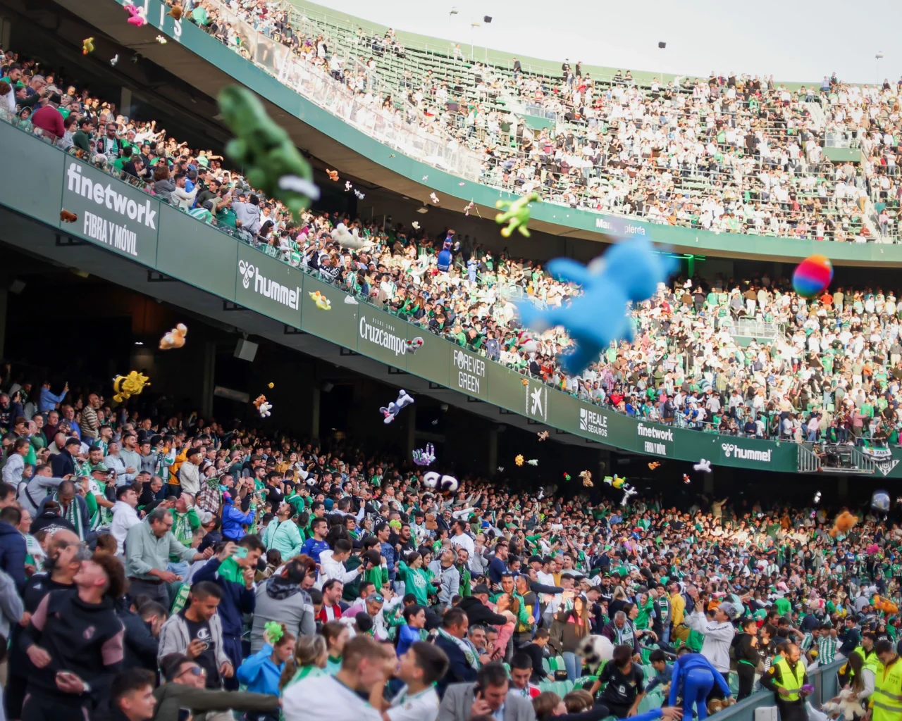 İspanyol futbol kulübü Real Betis’in taraftarları, Noel öncesinde gelenek haline