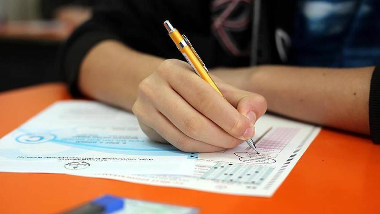 İstanbul'daki liselerde gerçekleştirilen birinci dönem ikinci ortak yazılı sınavlarının sorularının