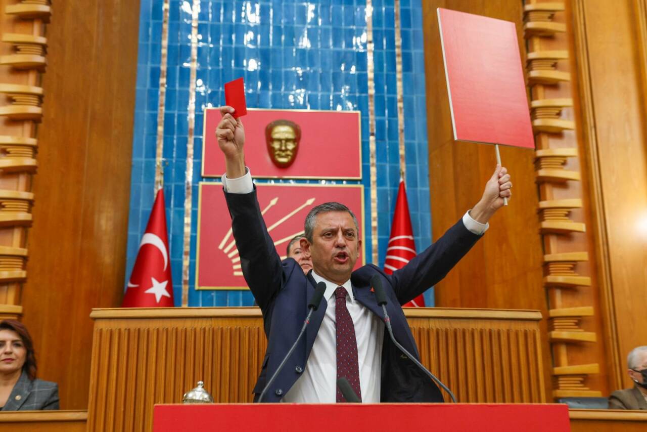 CHP Genel Başkanı Özgür Özel, partisinin grup toplantısında yaptığı açıklamalarda,