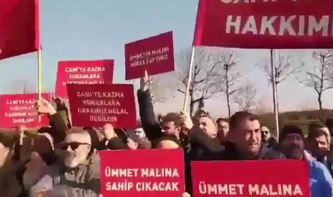 Adıyaman merkezli Menzil Cemaati'nde lider Abdülbaki Erol'un vefatının ardından başlayan