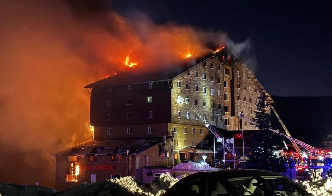 Bolu Kartalkaya Kayak Merkezi'ndeki Grand Kartal Otel'de meydana gelen yangında