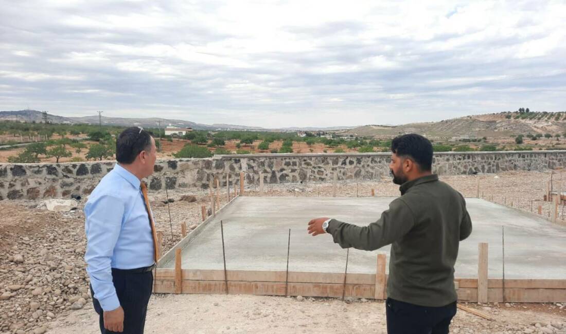 Nizip Belediye Başkanı Ali Doğan, yapımı devam eden modern Hayvan