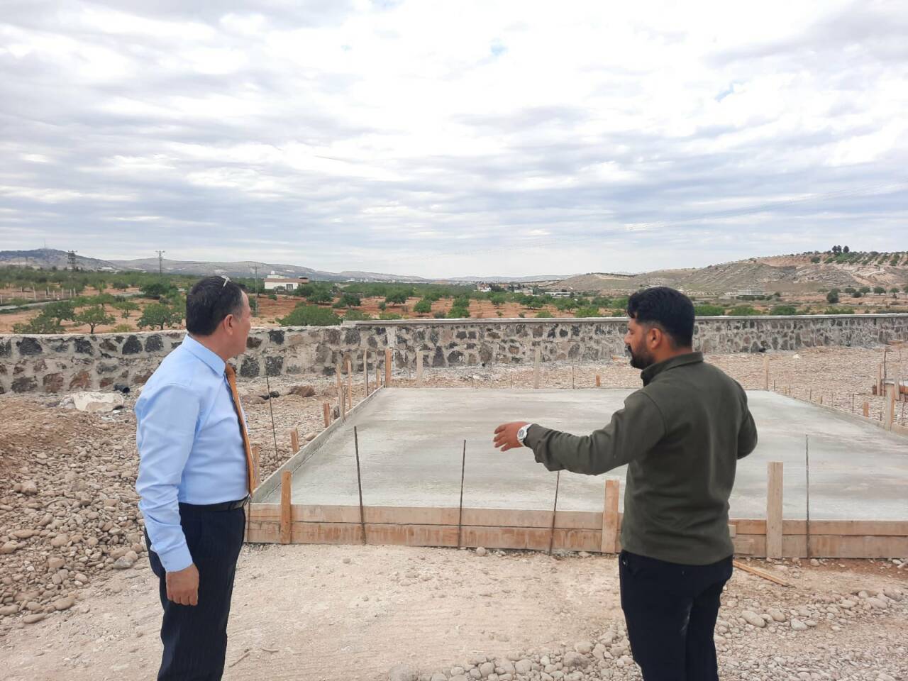 Nizip Belediye Başkanı Ali Doğan, yapımı devam eden modern Hayvan