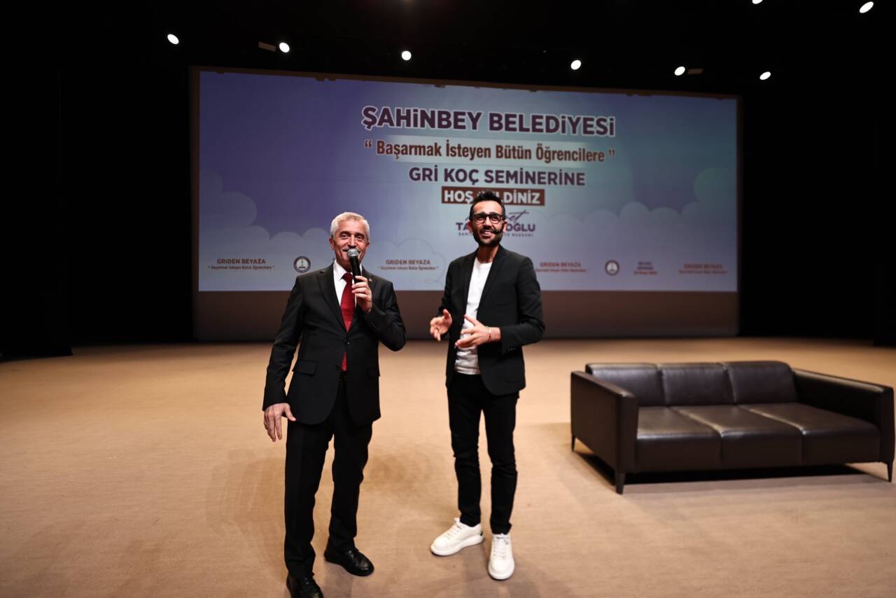 Şahinbey Belediyesi, gençlerin akademik gelişimlerine katkı sunmak amacıyla Eğitimci-Yazar Gri