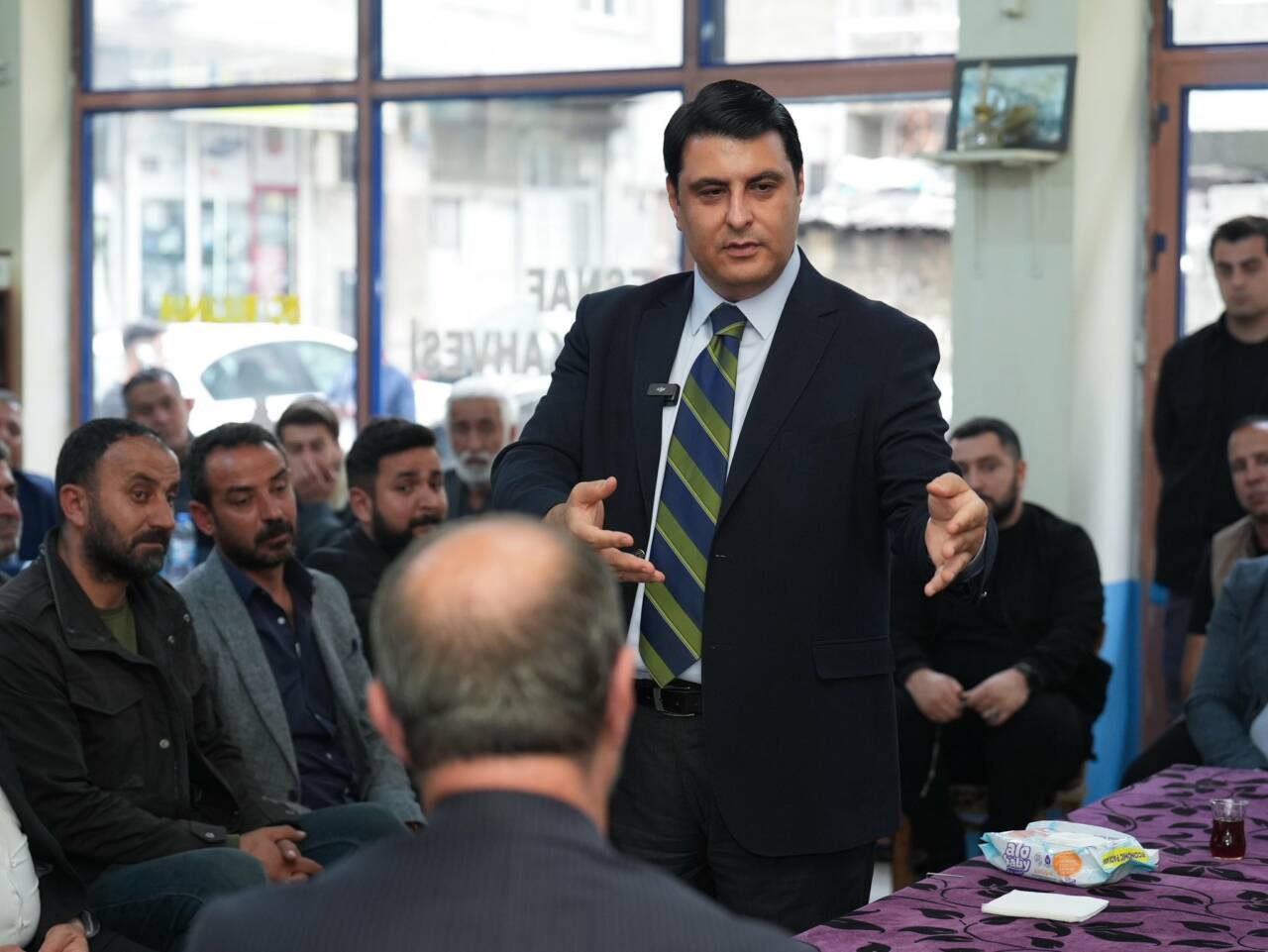 Şehitkamil Belediye Başkanı Umut Yılmaz, Karşıyaka Mahallesi’nde vatandaşlarla bir araya