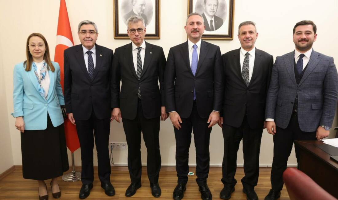 AK Parti Grup Başkanvekili ve Gaziantep Milletvekili Abdulhamit Gül, Doç.