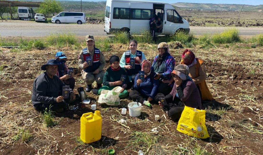 Gaziantep İl Jandarma Komutanlığı ekipleri, kadına yönelik şiddetle mücadele kapsamında
