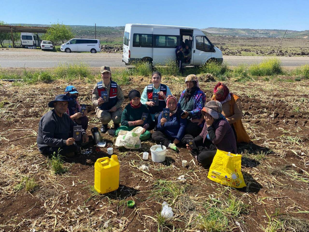 Gaziantep İl Jandarma Komutanlığı ekipleri, kadına yönelik şiddetle mücadele kapsamında