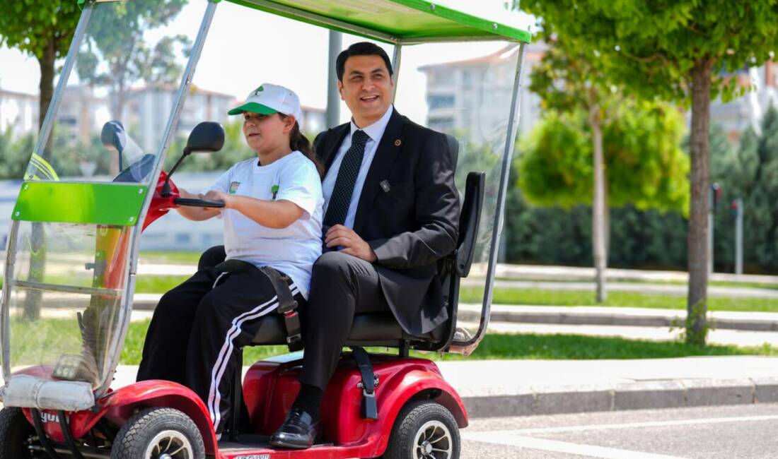 Şehitkamil Belediye Başkanı Umut Yılmaz, Trafik Haftası kapsamında Trafik Eğitim