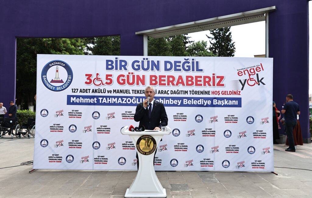Şahinbey Belediye Başkanı Mehmet Tahmazoğlu, Engelliler Haftası kapsamında 127 akülü