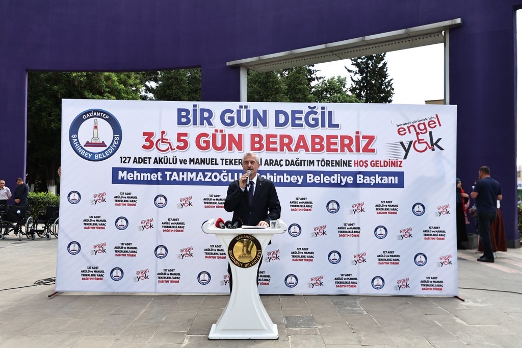 Şahinbey Belediye Başkanı Mehmet Tahmazoğlu, Engelliler Haftası kapsamında 127 akülü