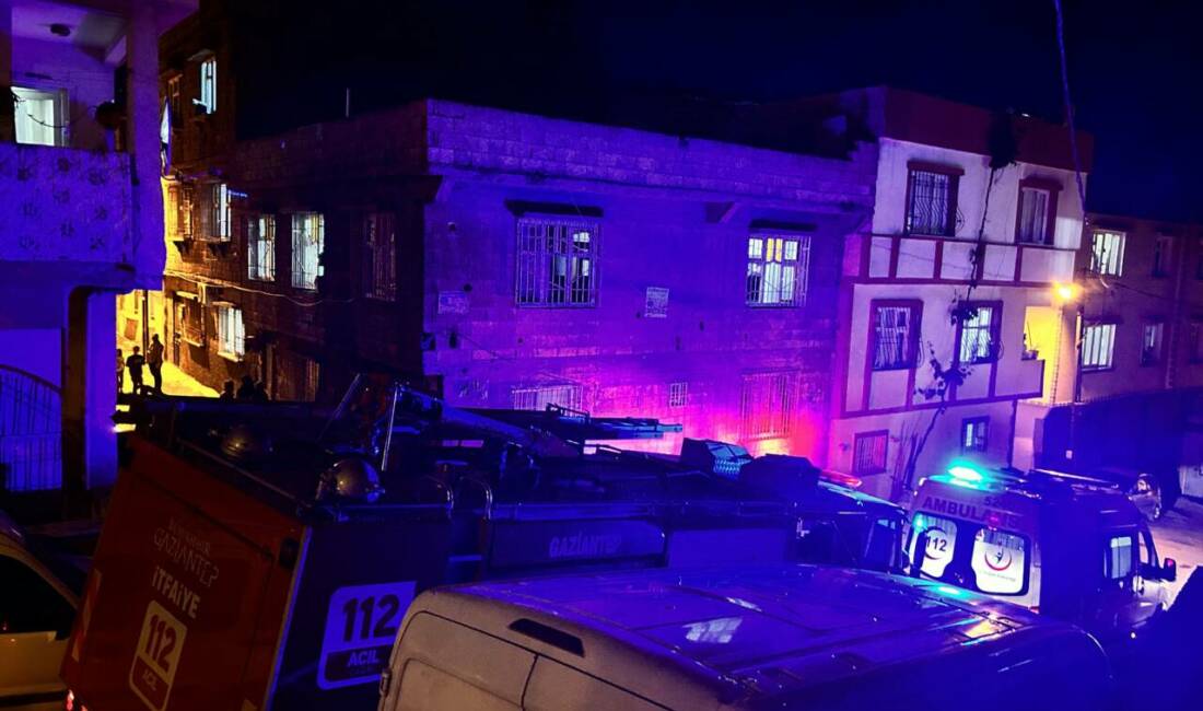 Gaziantep’in Şahinbey ilçesine bağlı İstiklal Mahallesi’nde akşam saatlerinde yaşanan olay