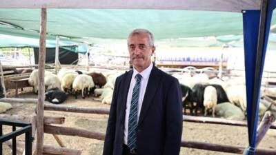 Şahinbey Belediye Başkanı Mehmet Tahmazoğlu, yaklaşan Kurban Bayramı öncesi vatandaşları