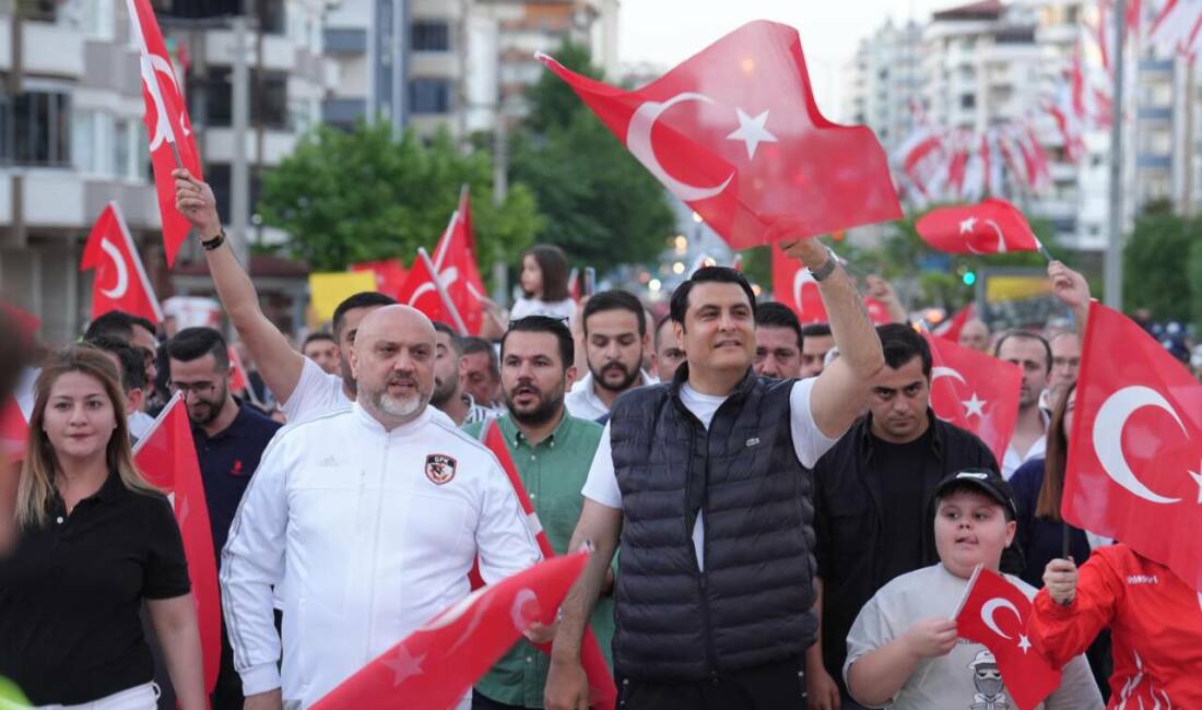 Şehitkamil Belediyesi tarafından düzenlenen Bayraklı Gençlik Yürüyüşü, 19 Mayıs Atatürk’ü