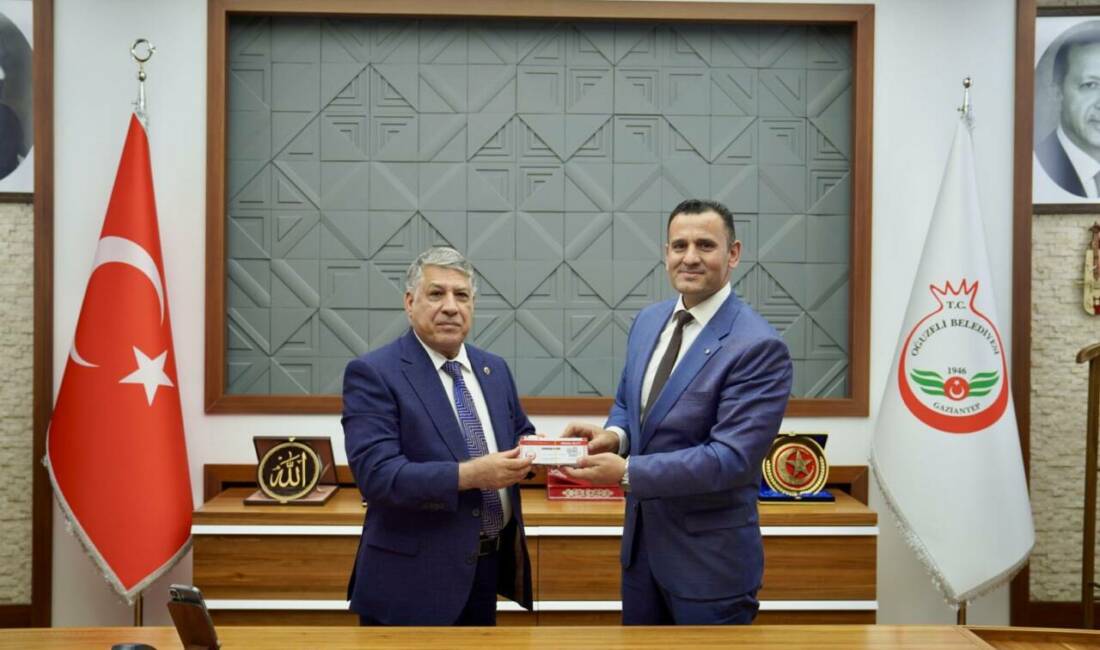Oğuzeli Belediye Başkanı Bekir Öztekin, öğrencilerin kültürel ve sanatsal gelişimlerine