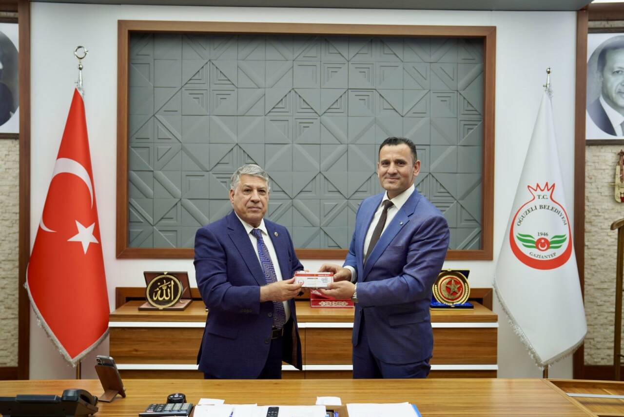 Oğuzeli Belediye Başkanı Bekir Öztekin, öğrencilerin kültürel ve sanatsal gelişimlerine