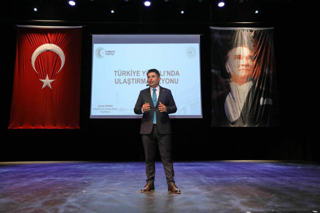 Ulaştırma ve Altyapı Bakanlığı tarafından düzenlenen festival, gençlerle kamu ve