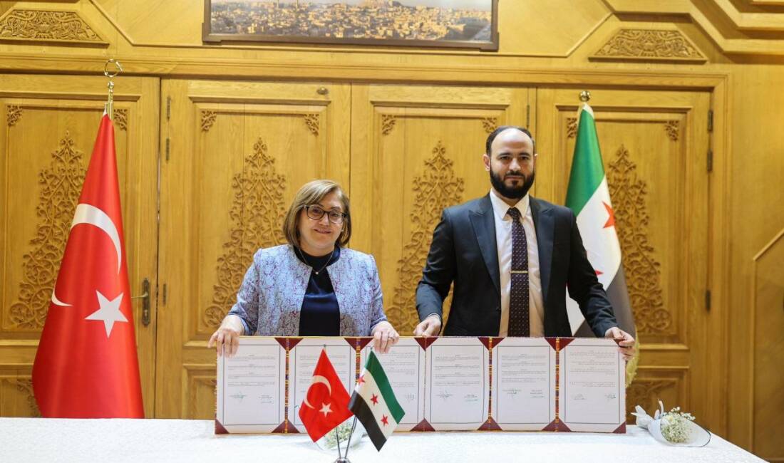 Gaziantep Büyükşehir Belediye Başkanı Fatma Şahin ile Halep Valisi Azzam