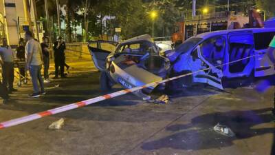 Gaziantep’te gece saatlerinde meydana gelen trafik kazasında, iki aracın kafa