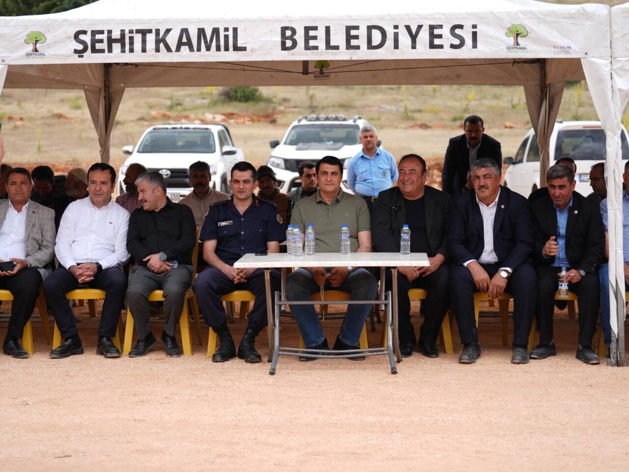 Şehitkamil Belediye Başkanı Umut Yılmaz, Öğümsöğüt Mahallesi’nde yapımı tamamlanan futbol