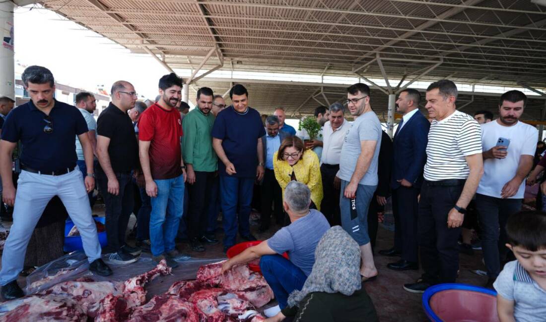 Şehitkamil Belediye Başkanı Umut Yılmaz, Kurban Bayramı’nın ilk gününde kurban