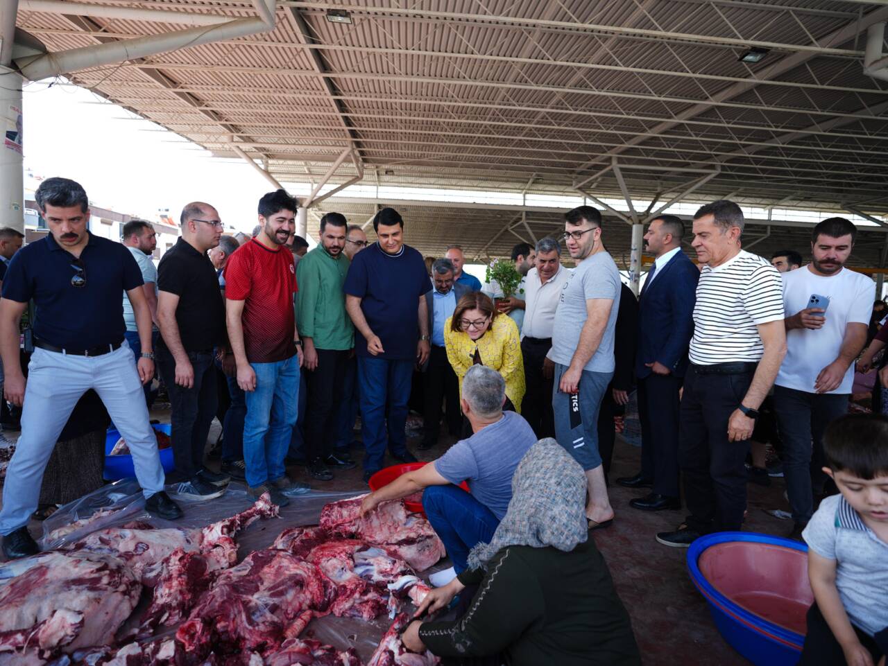 Şehitkamil Belediye Başkanı Umut Yılmaz, Kurban Bayramı’nın ilk gününde kurban