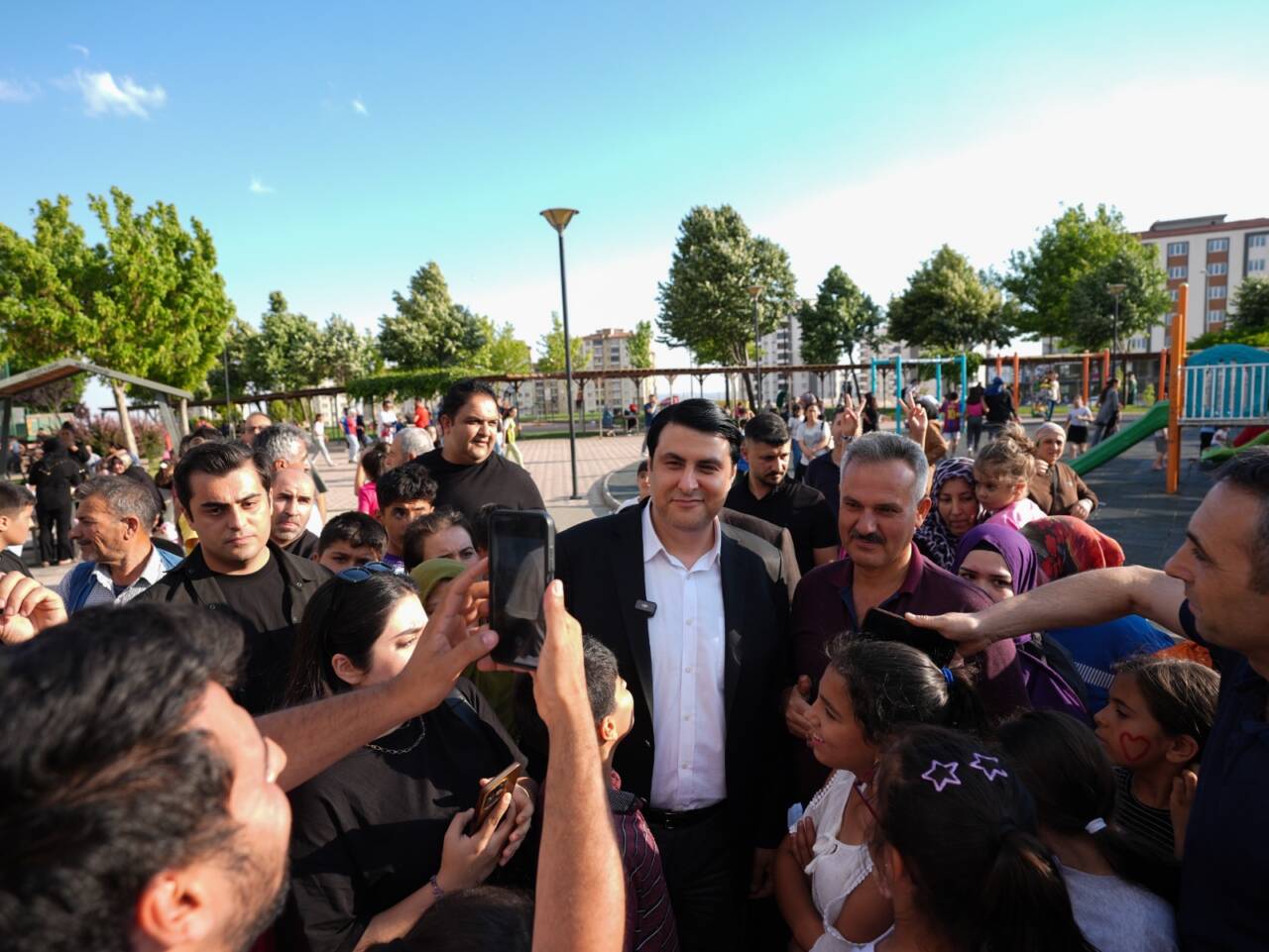 Şehitkamil Belediyesi tarafından düzenlenen çocuk şenliklerinin bu haftaki durağı Çamlıtepe