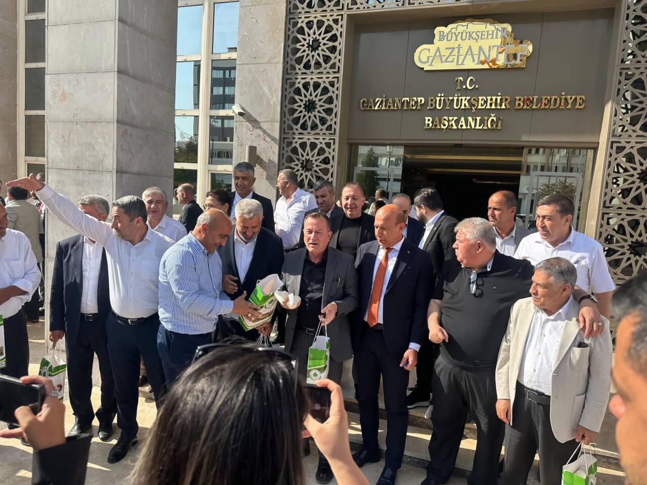 Gaziantep Büyükşehir Belediye Meclisi Haziran ayı toplantısına katılan Araban Belediye