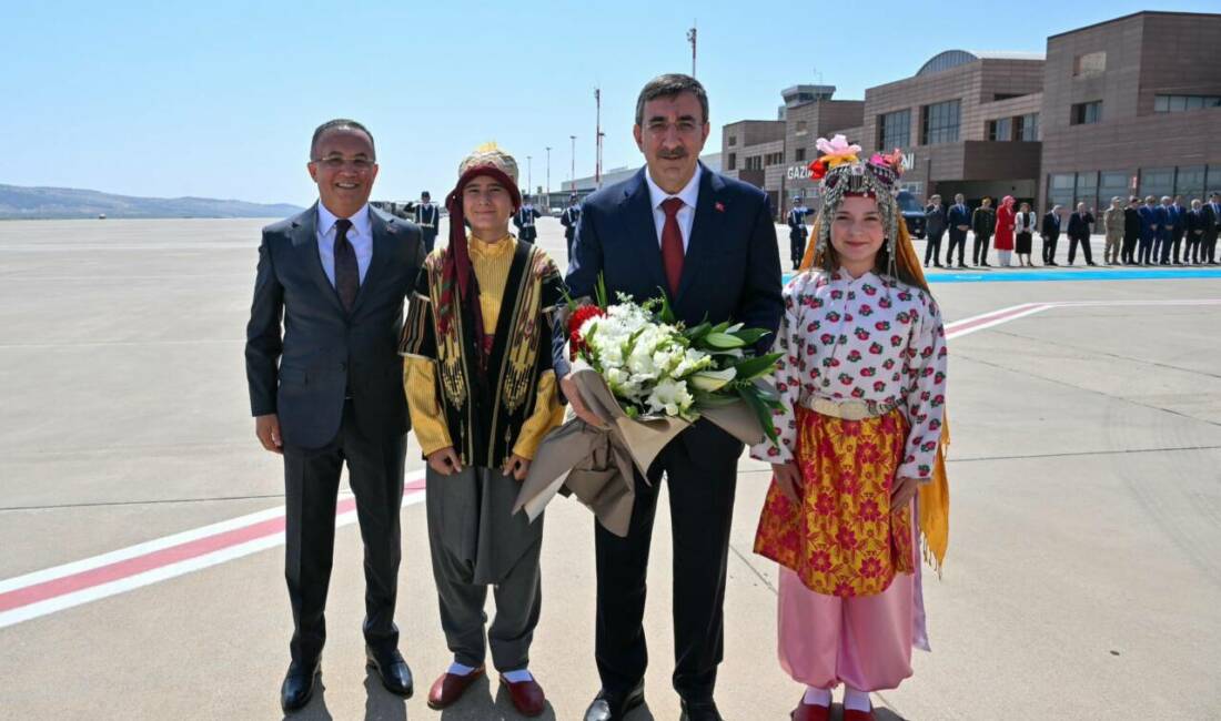Cumhurbaşkanı Yardımcısı Cevdet Yılmaz, bir dizi program ve toplantıya katılmak