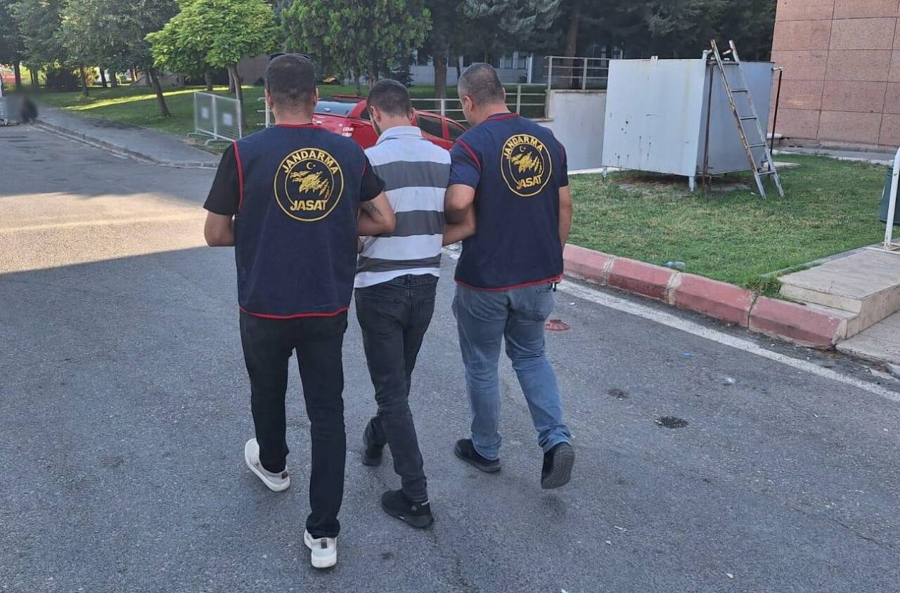 Gaziantep İl Jandarma Komutanlığı ekiplerinin titiz çalışmaları sonucunda, “Silahla Gasp”