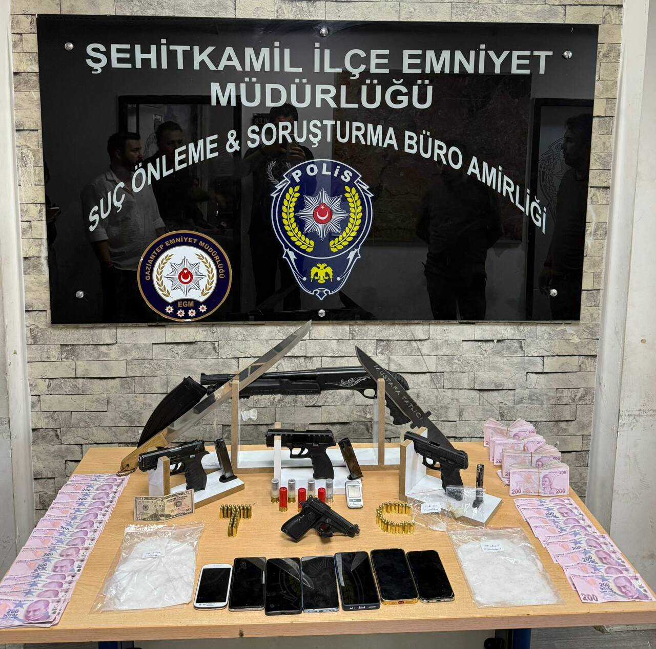 Gaziantep’te güvenlik güçleri suç ve suçlularla mücadelede kararlılığını sürdürüyor. Şehitkamil