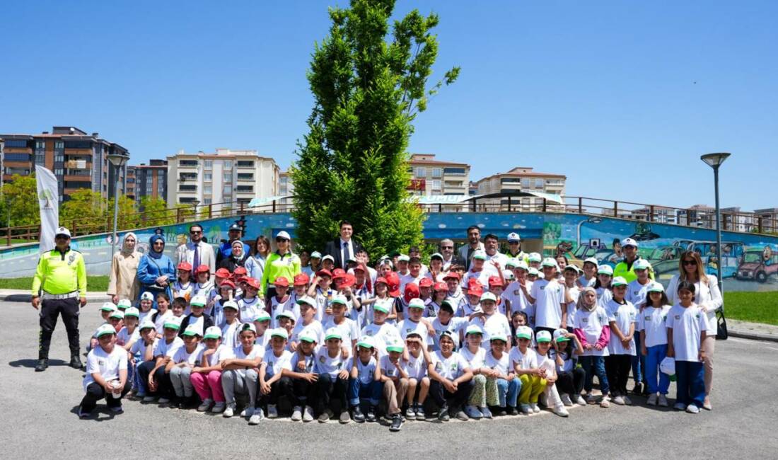 Şehitkamil Belediyesi tarafından çocuklarda trafik bilinci oluşturmak amacıyla hayata geçirilen