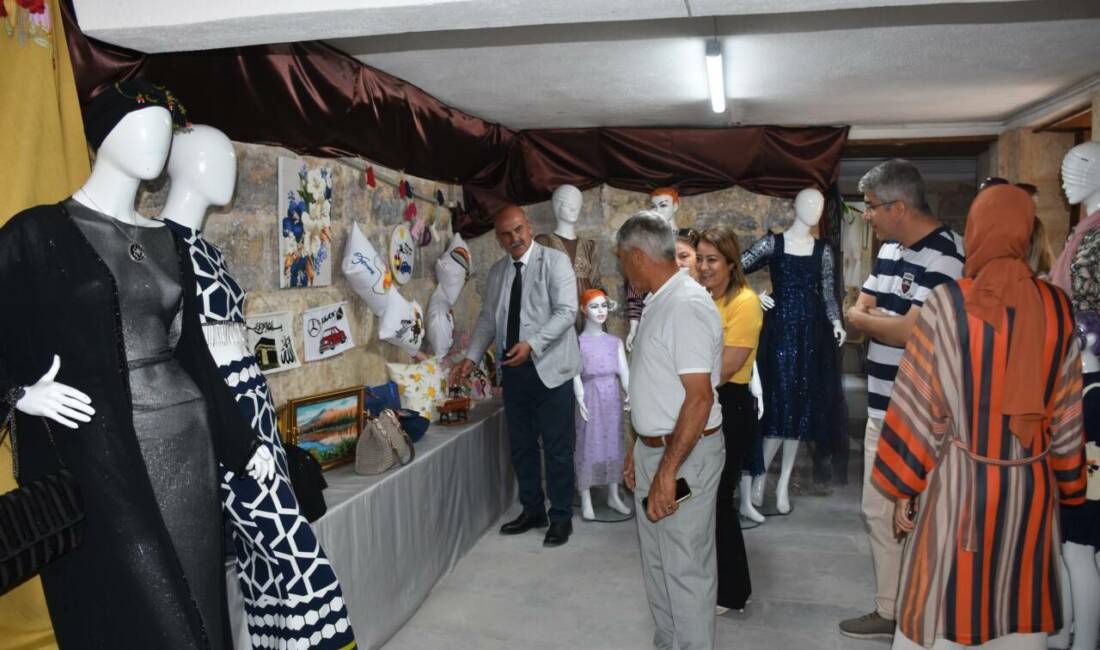 Şahinbey Belediyesi’ne bağlı Bostancı Mektebi Kültür Merkezi, kursiyerlerin el emeğiyle