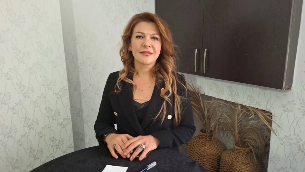 CHP Şehitkamil Belediye Meclis Üyesi Ceren Benli, partisinden istifa ettiğini