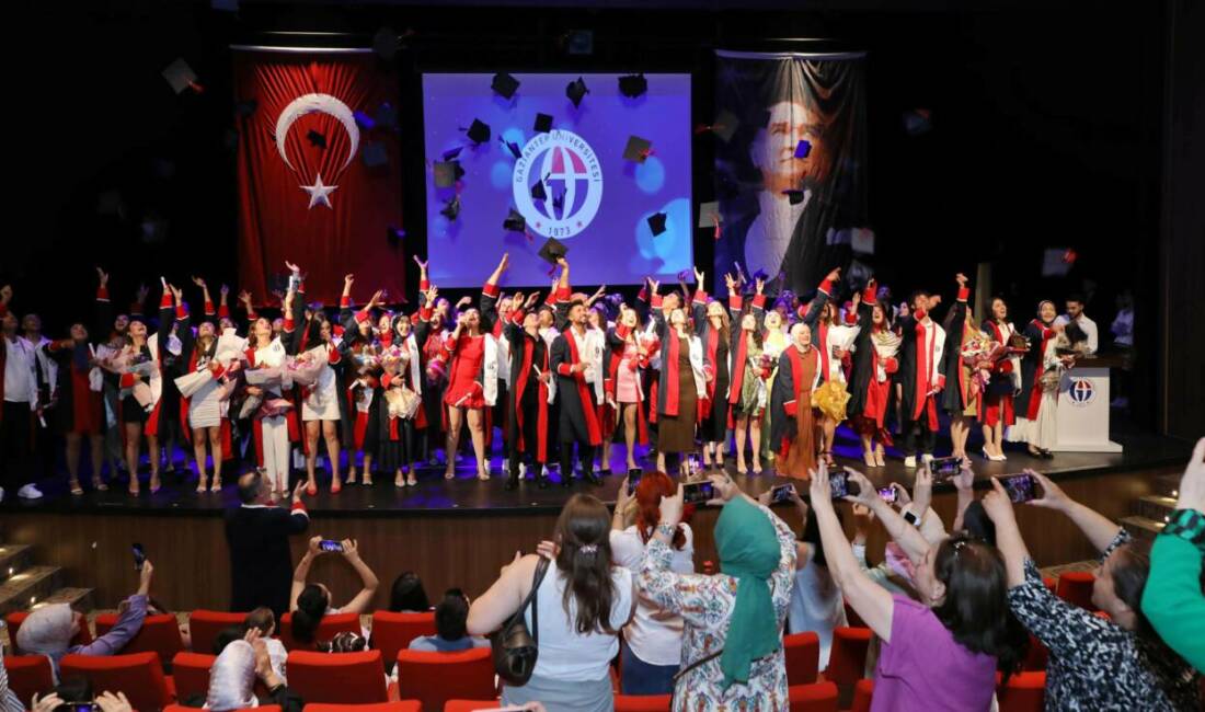 Gaziantep Üniversitesi (GAÜN) İletişim Fakültesi, 2024–2025 eğitim-öğretim yılı mezunlarını düzenlenen