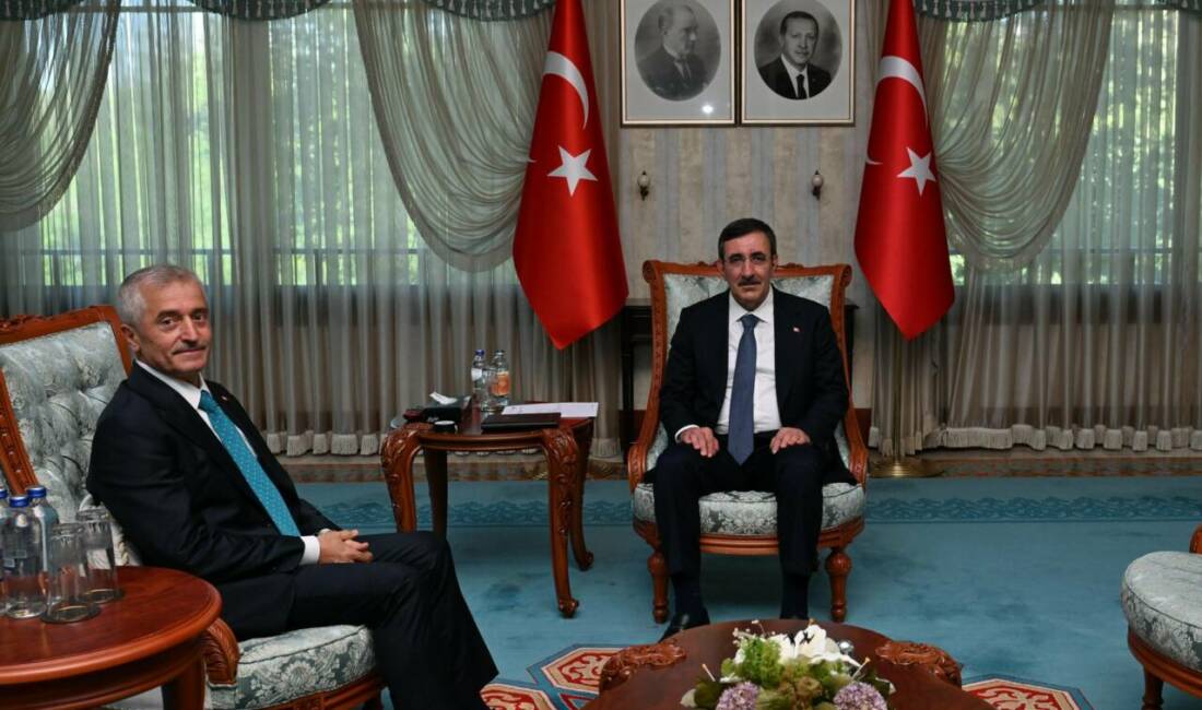 Şahinbey Belediye Başkanı Mehmet Tahmazoğlu, Cumhurbaşkanı Yardımcısı Cevdet Yılmaz ve