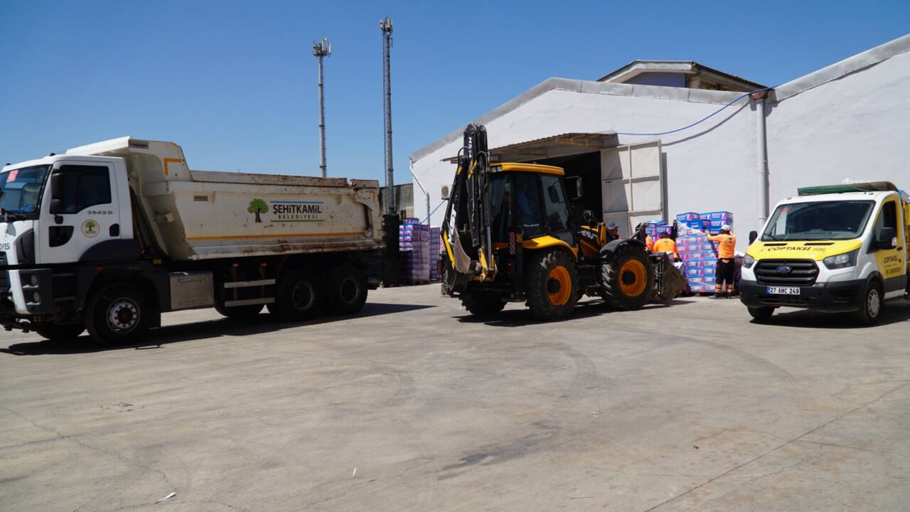 Gaziantep’in Şehitkamil ilçesinde, zabıta ekiplerinin gerçekleştirdiği denetimlerde 21 ton son
