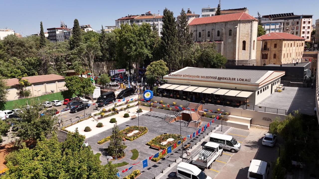 Gaziantep Büyükşehir Belediyesi tarafından hayata geçirilen Emekliler Lokali, kentin merkezinde