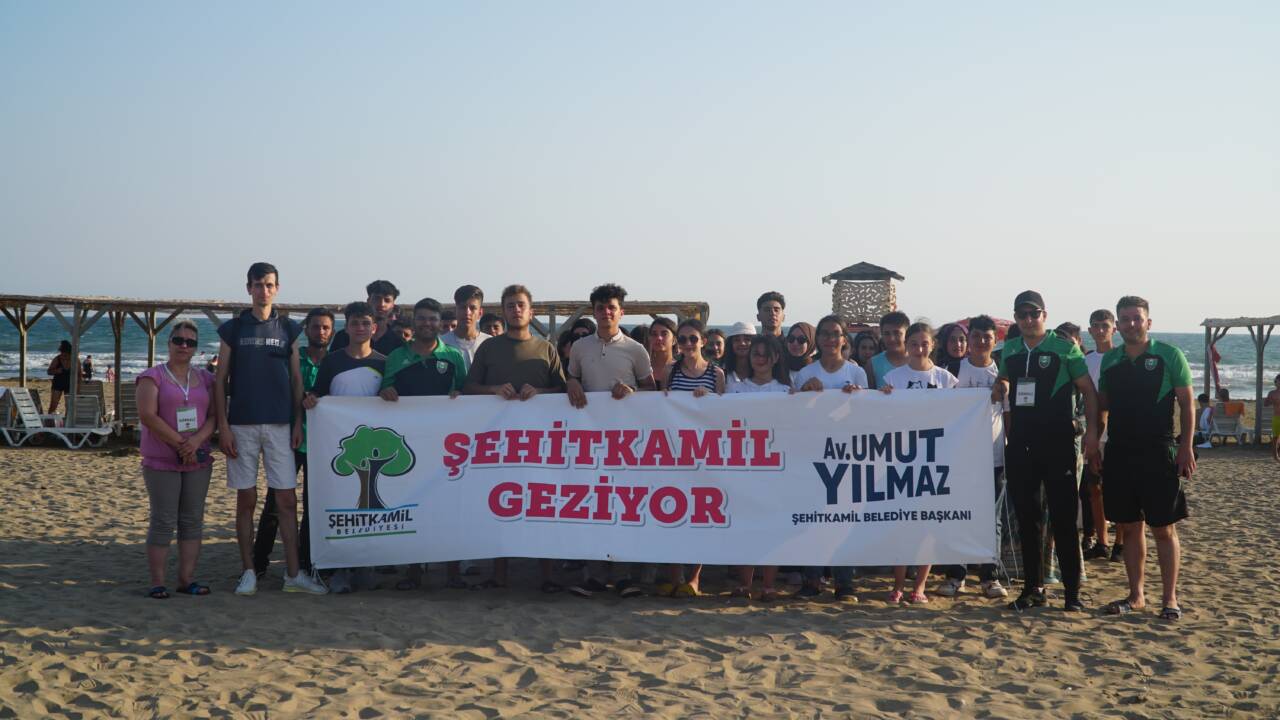 Şehitkamil Belediye Başkanı Umut Yılmaz, yaz tatiline giren lise öğrencileri