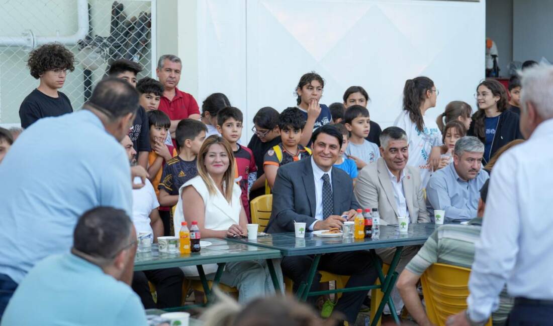 Şehitkamil Belediye Başkanı Umut Yılmaz, mahalle ziyaretleri kapsamında Osmangazi Mahallesi’ni