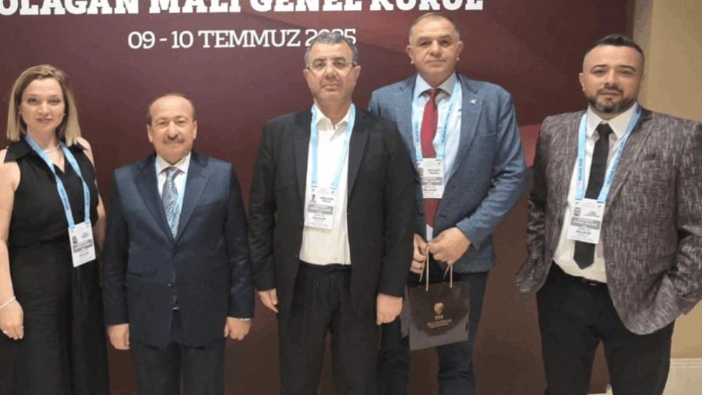 Gaziantep Futbol Kulübü Başkanı Memik Yılmaz ve yönetim kurulu üyeleri,