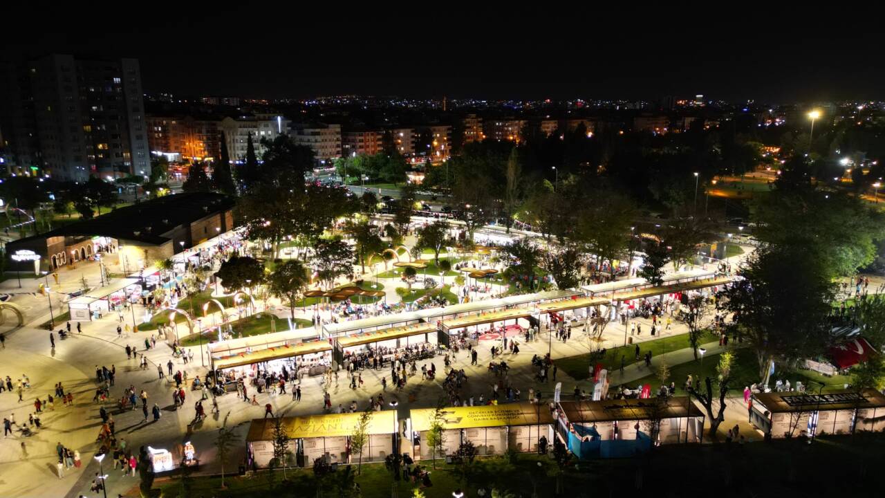 Gaziantep Büyükşehir Belediyesi’nin geleneksel olarak düzenlediği “Hemşeri Dernekleri Festivali ve