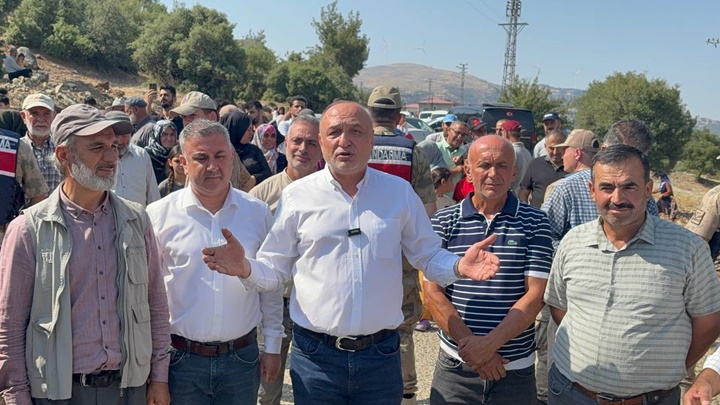 CHP Gaziantep Milletvekili Melih Meriç, Nurdağı’na bağlı Demirli Köyü’nde depremzedelerin