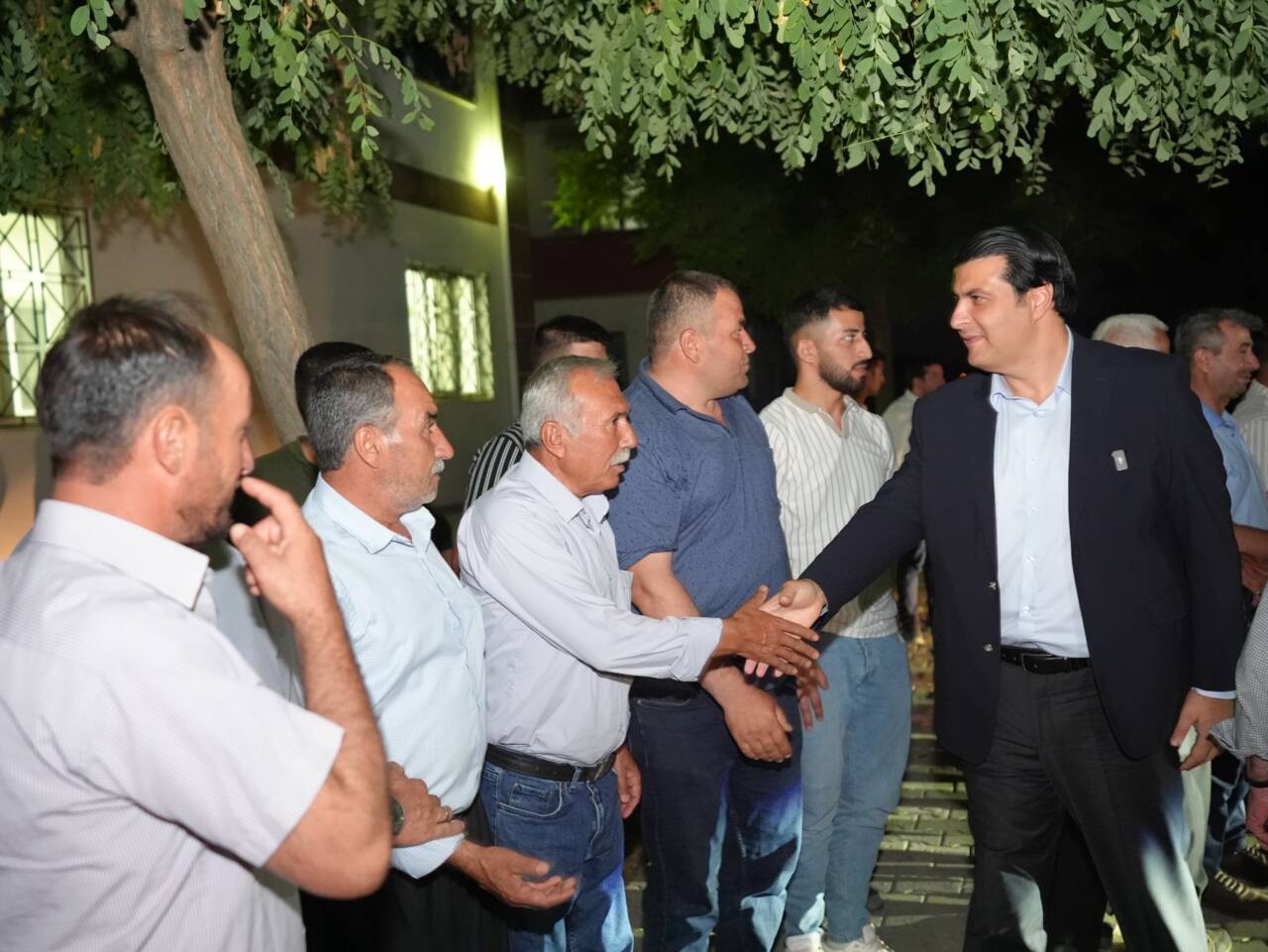 Şehitkamil Belediye Başkanı Umut Yılmaz, halk buluşmaları kapsamında Bağbaşı Mahallesi’ni